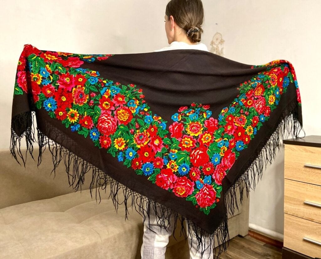 Vintage Ukrainian Slavic Floral Wool Shawl by MyUkrainianFriend (Etsy)