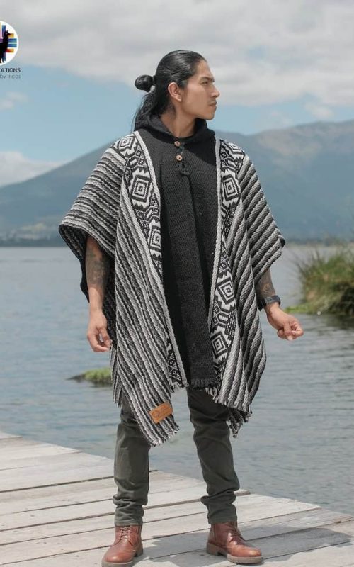 Handmade-Wool-Poncho.-Gray-Wolf-Closed-in-the-front-with-Hood