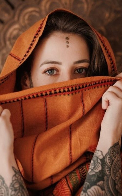 Lightweight-Rust-Embroidered-Wrap