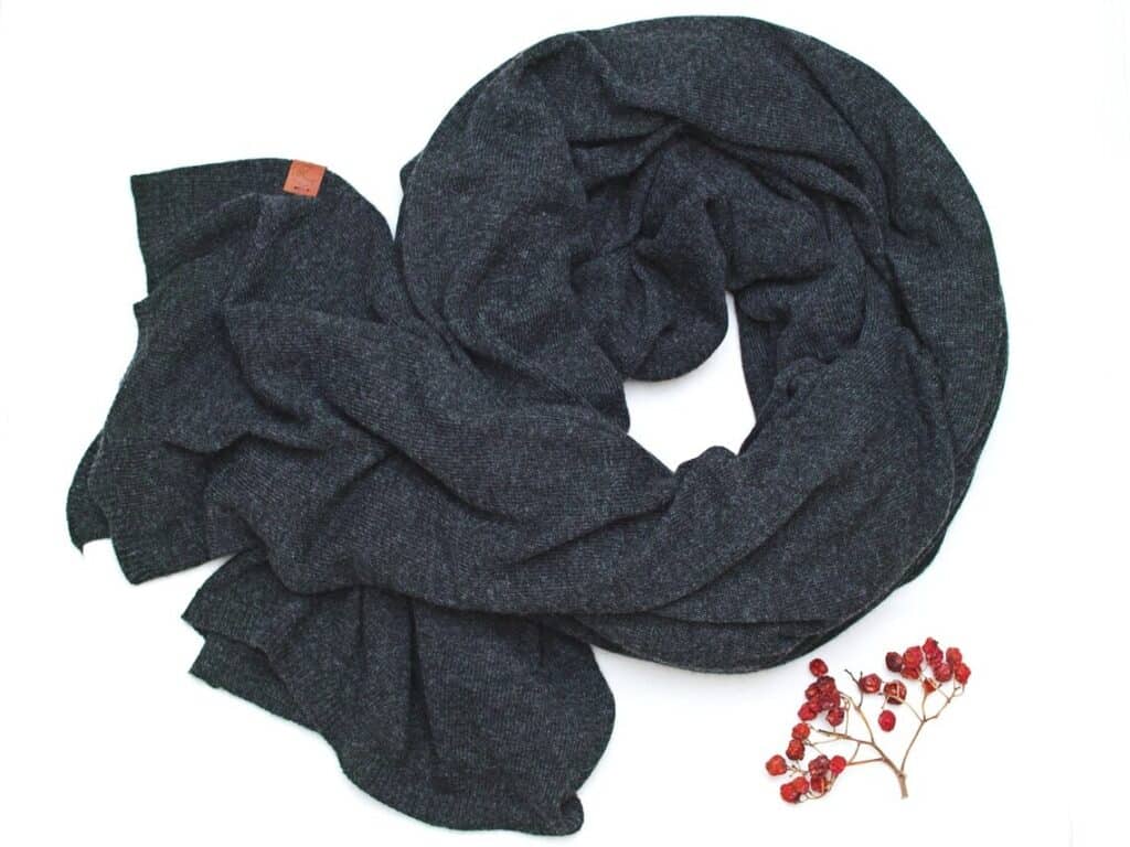 Oversized Wool Wrap Shawl by Zojanka (Etsy)