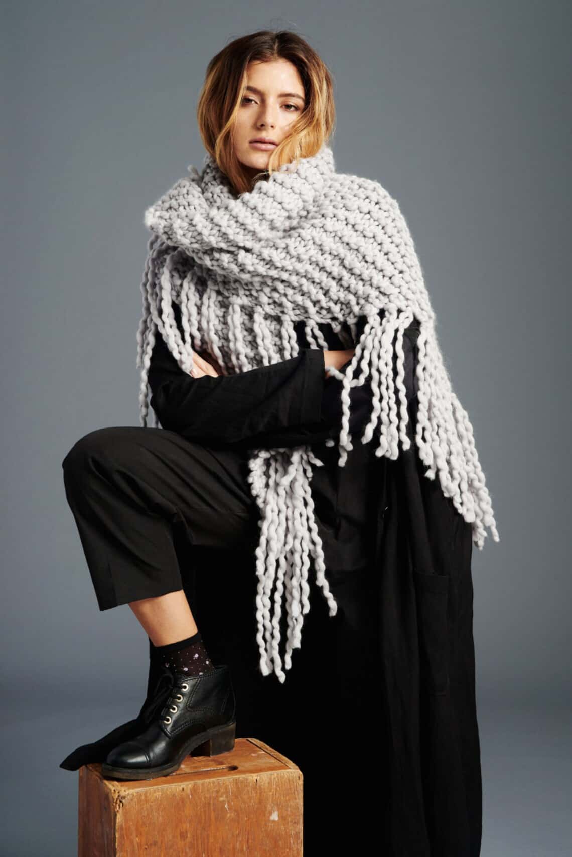 Chunky merino fringe shawl by Loopy Mango (Etsy)
